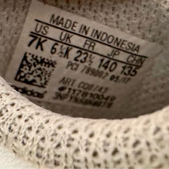 Adidas Superstar sneakers size 7 toddler (multicolor stripes) - Picture 6 of 7